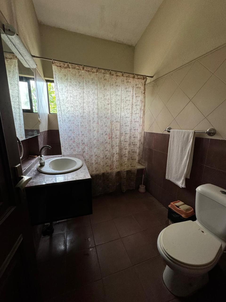 Casa Blanca Boutique Guest House イスラマバード エクステリア 写真